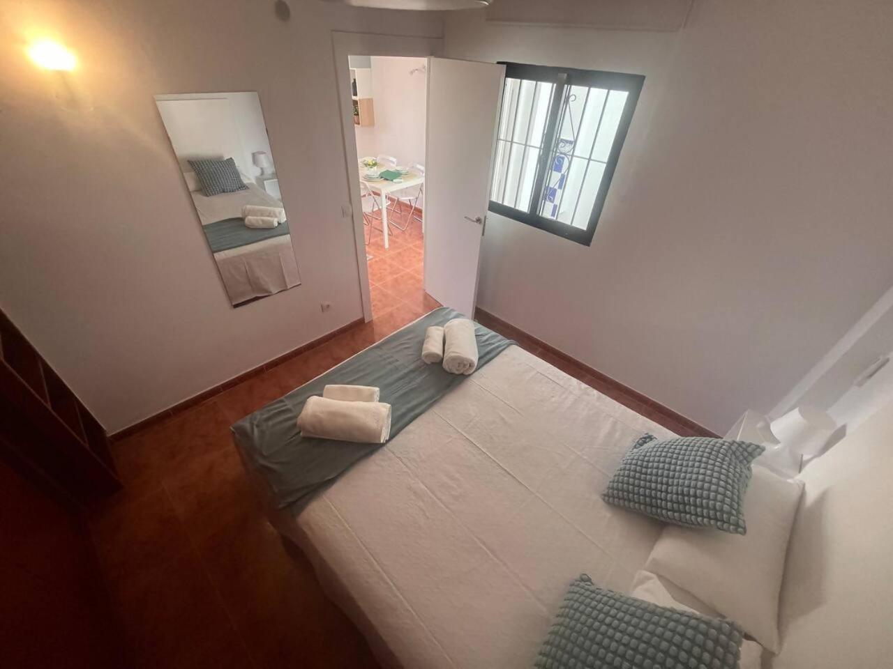 Apartamento Lidia Planta 2, La Carihuela 1ª Linea Playa, Vistas Mar, Buhardilla 1 Dormitorio, 40 M2, 1-3 Huesped, Terraza, Wifi Torremolinos Exterior photo